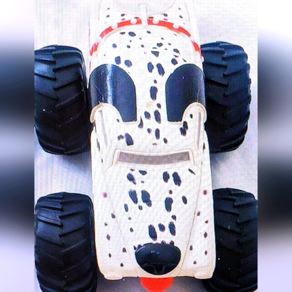 🚗 RARE FINE 2014 HOT WHEELS MONSTER JAM TRUCK MONSTER MUTT DALMATIAN